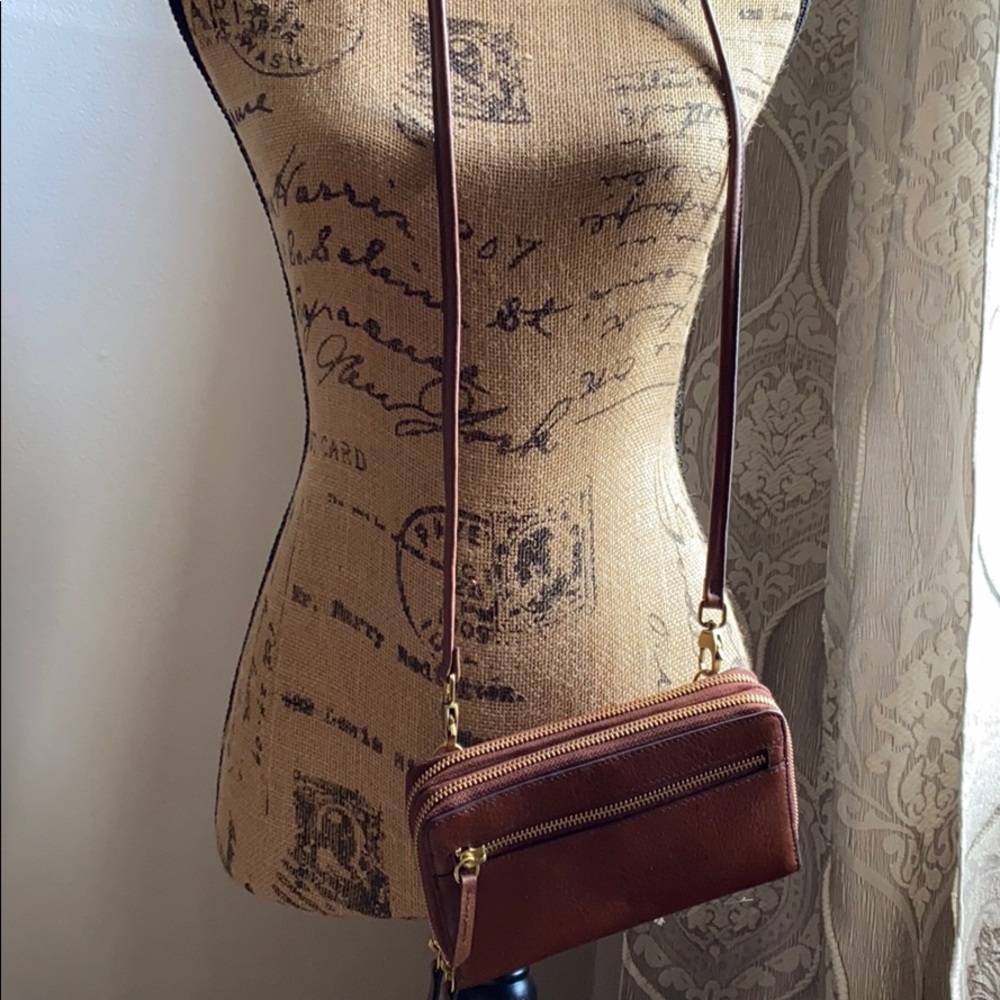 Fossil wallet crossbody